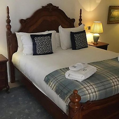 Отель Islay House Bridgend  Экстерьер фото
