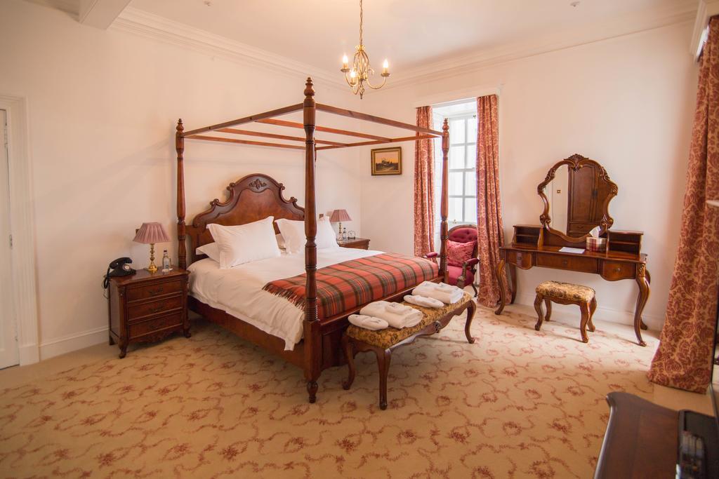 Отель Islay House Bridgend  Экстерьер фото